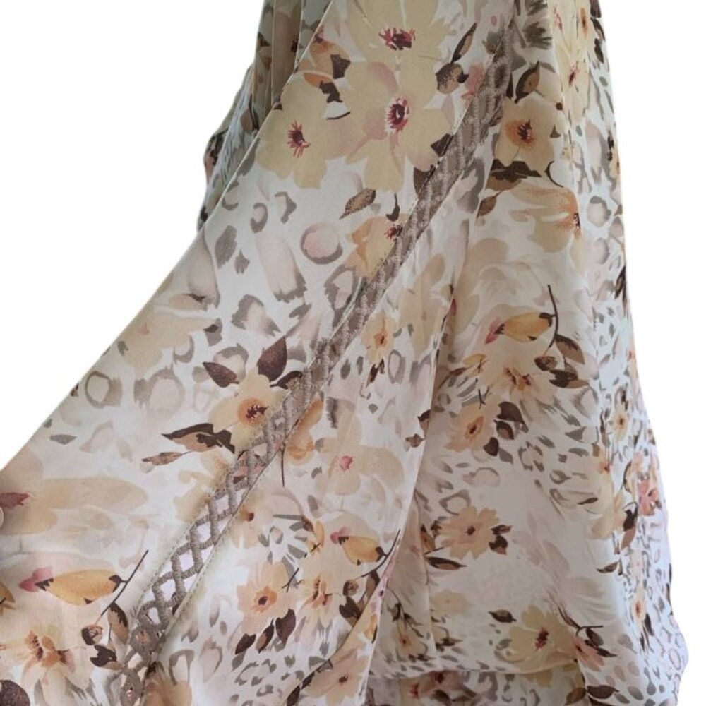 DAYTRIP Neutral Figure Flattering Floral Long Sleeve Top Size Medium - Picture 7 of 8